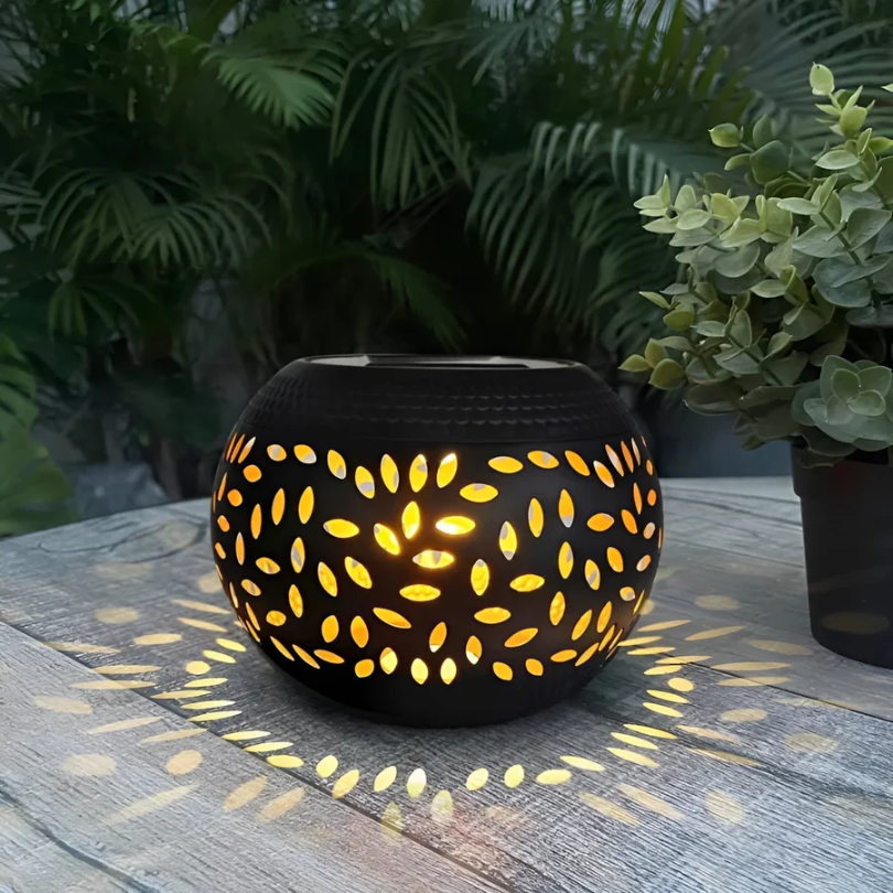 LumoPattern Solar Garden Lamp - Patterned Light