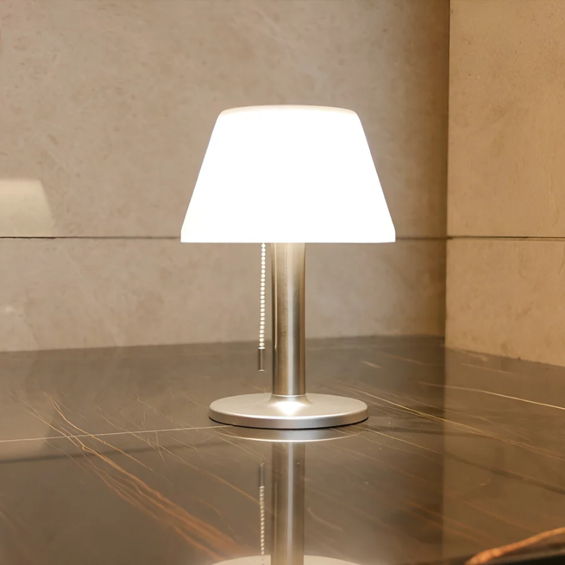 SolarLuxe Lamp - Modern Solar-Powered Table Lamp