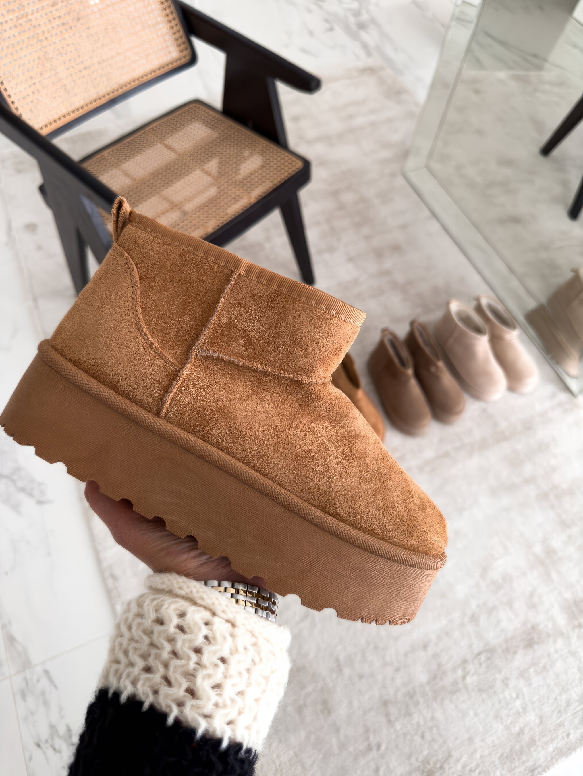 Women's Black Autumn Boots - Cozy and Stylish Footwear for Cold Weather 0