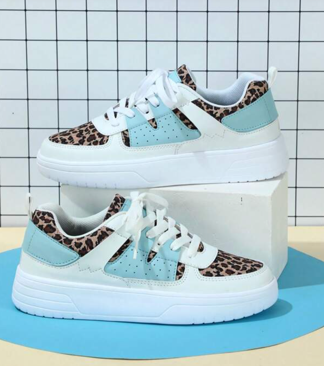 Women's Chic Slip On Sneakers - Stylish and Comfortable Footwear for Everyday Elegance 4