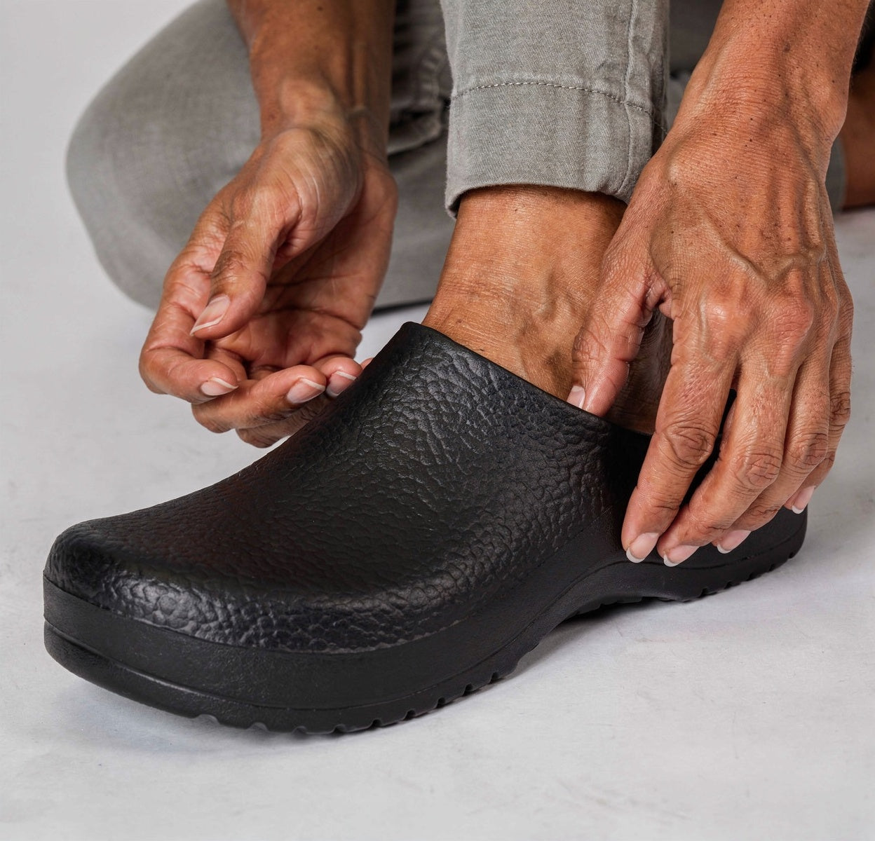 Women's Lightweight Comfort Clog Mules - Supportive Non-Slip Foam Footwear for Everyday Use 0