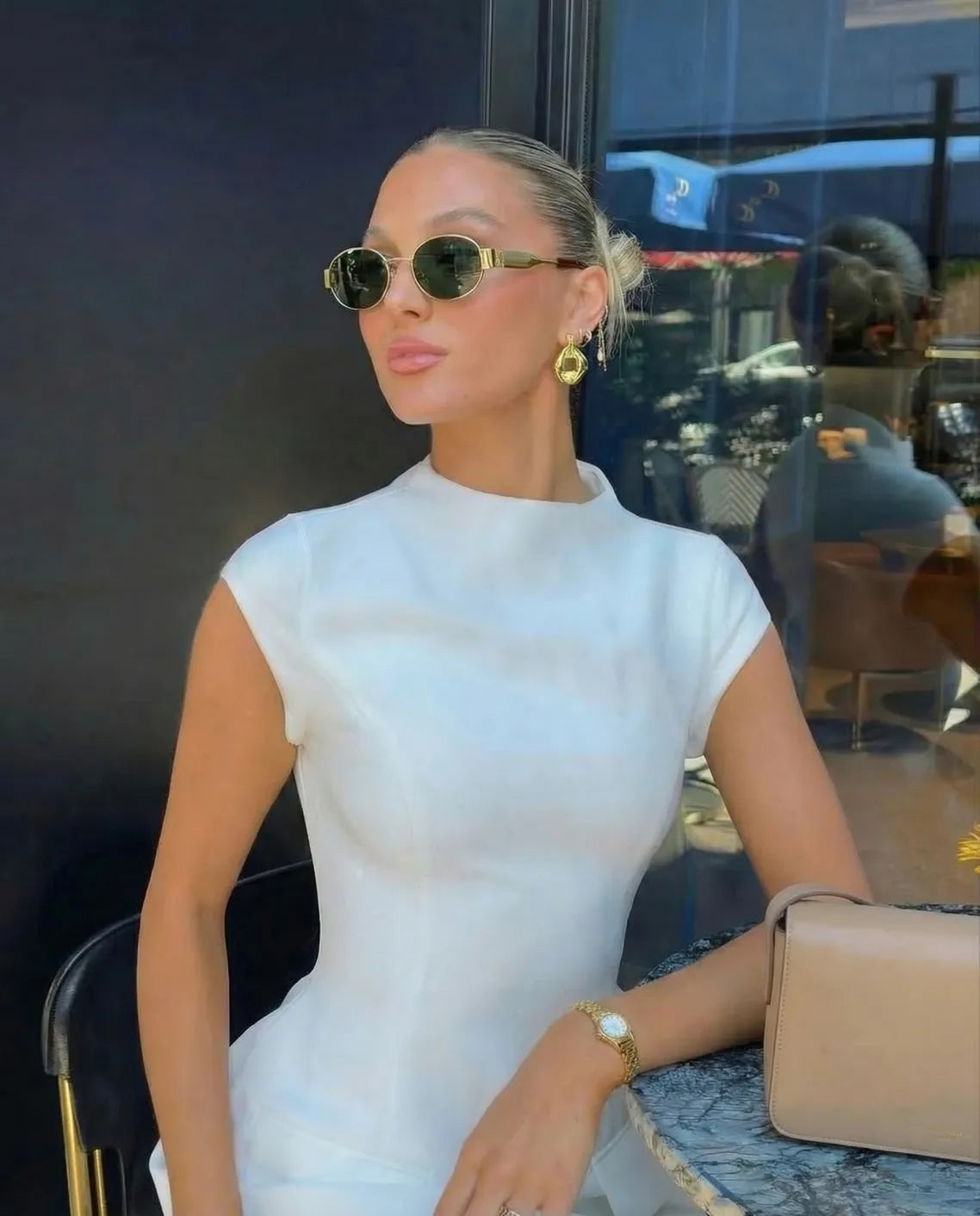 Women's Lightweight Oval Sunglasses - Elegant Slim Frame for Timeless Summer Style 1