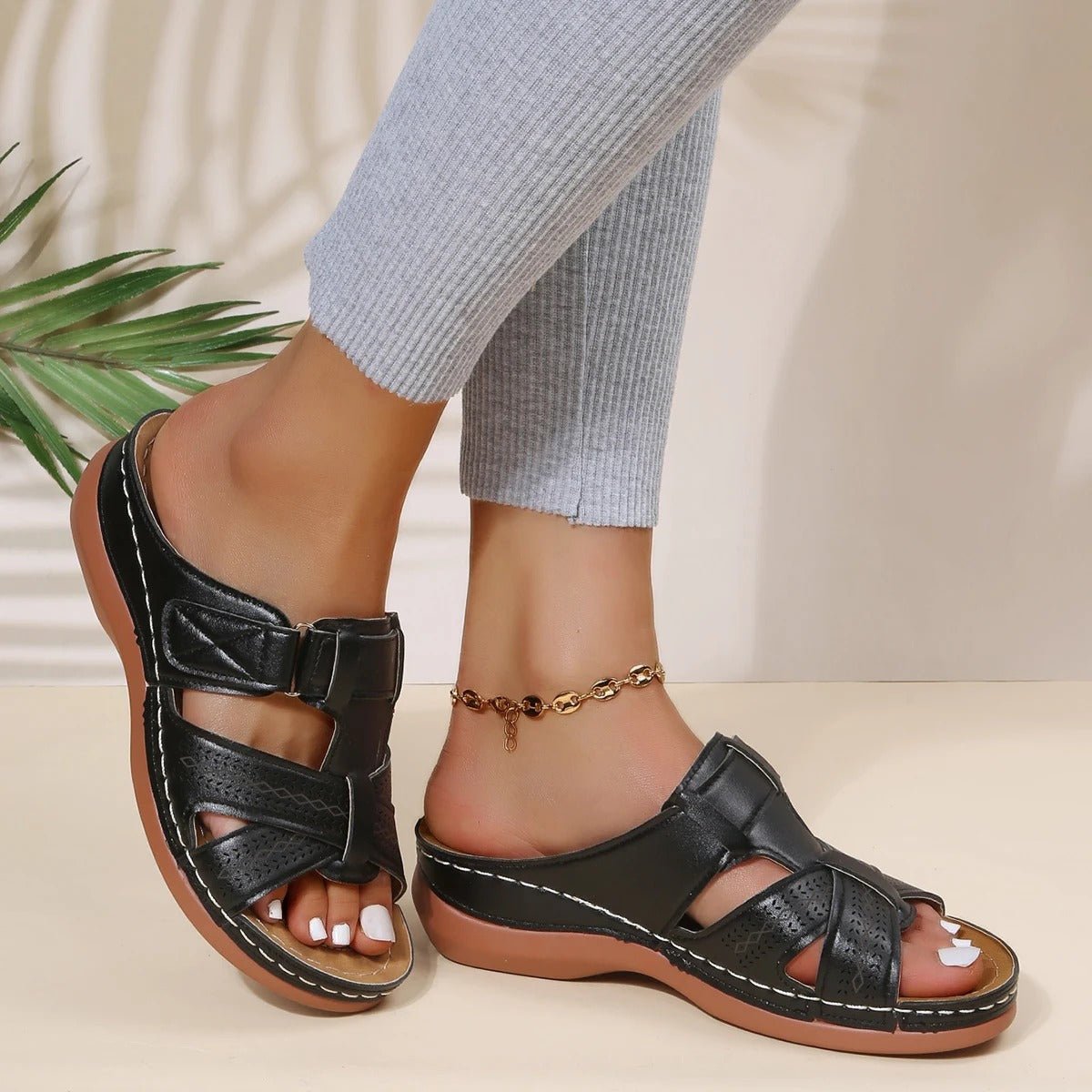Women's Non-slip Orthopedic Leather Sandals - Luxurious Comfort and Support 1