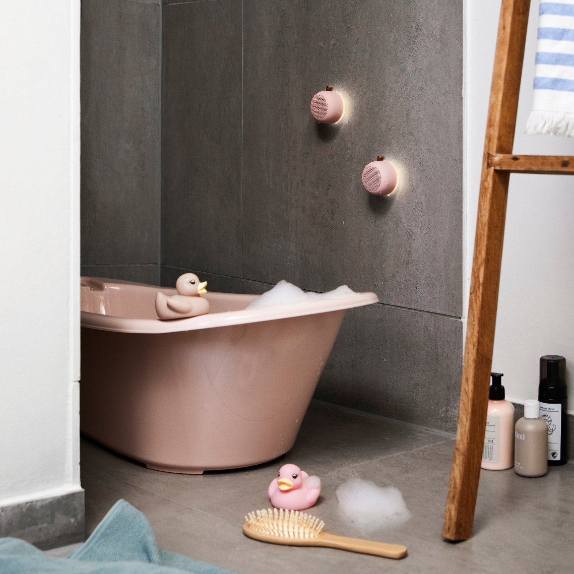 AquaBeats - Waterproof Bluetooth Bathroom Speaker