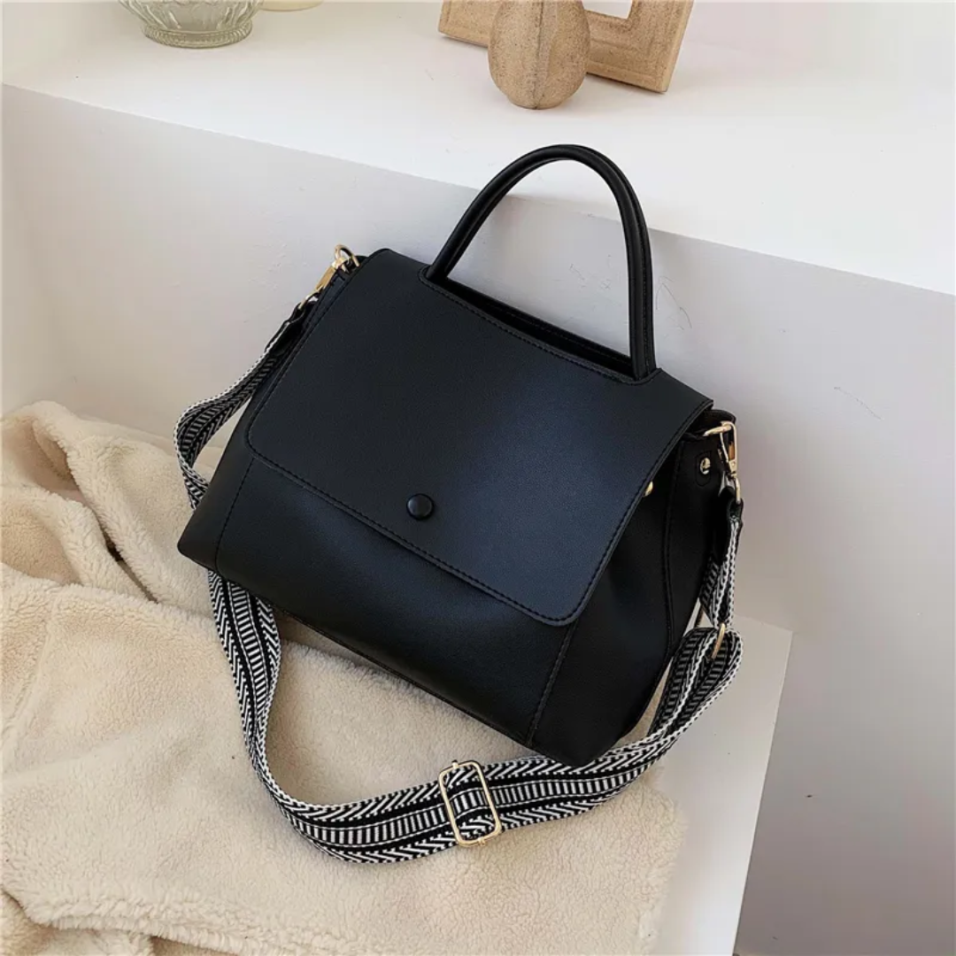 Karen Messenger - Fashionable Crossbody Shoulder Bag