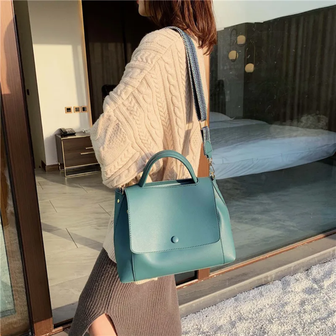 Karen Messenger - Fashionable Crossbody Shoulder Bag