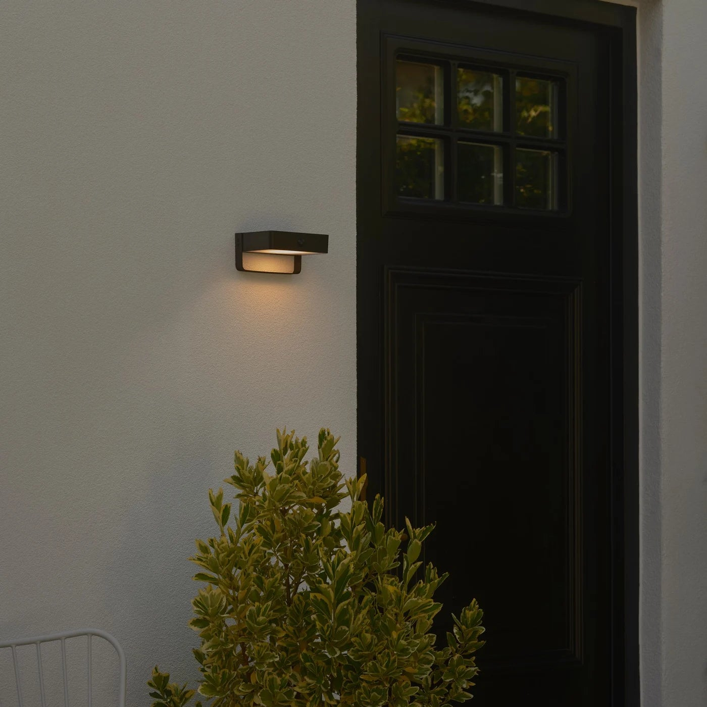 SolarGlow Light - Black Rechargeable LED Outdoor Wall Lamp