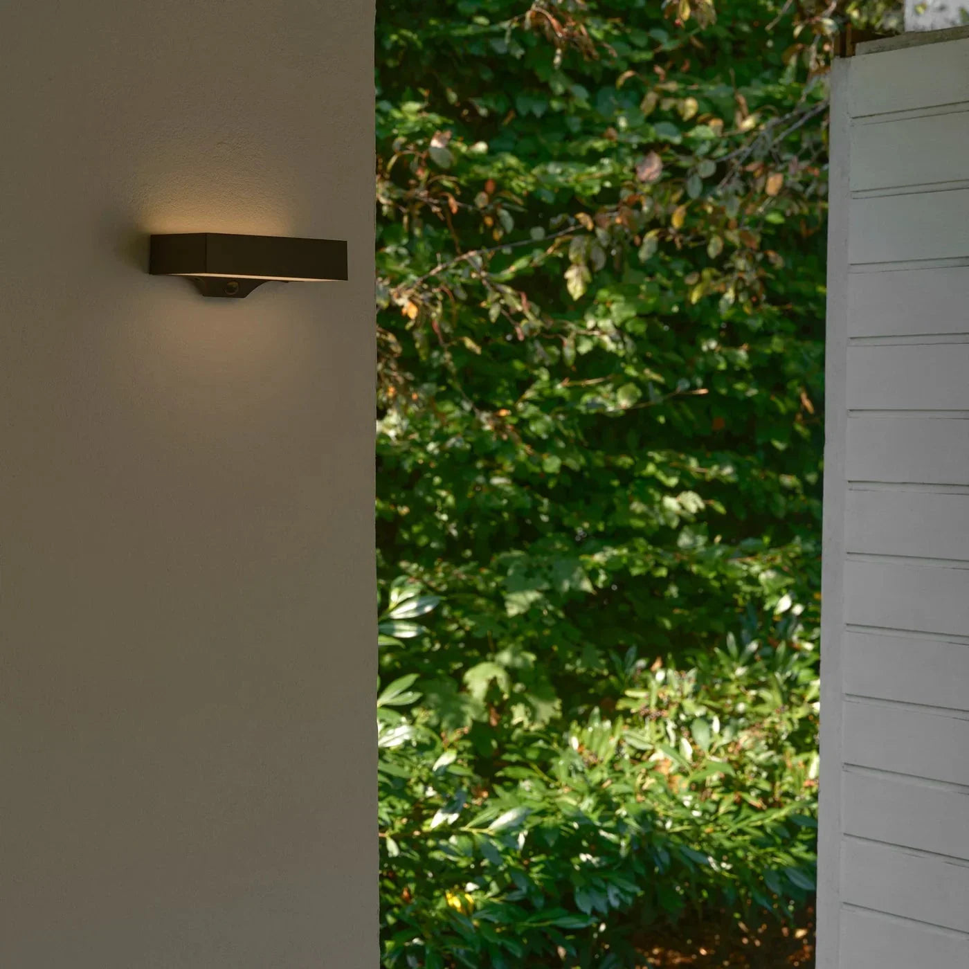 SolarGlow Outdoor Lamp - Wireless Solar LED Wall Light with Motion Sensor