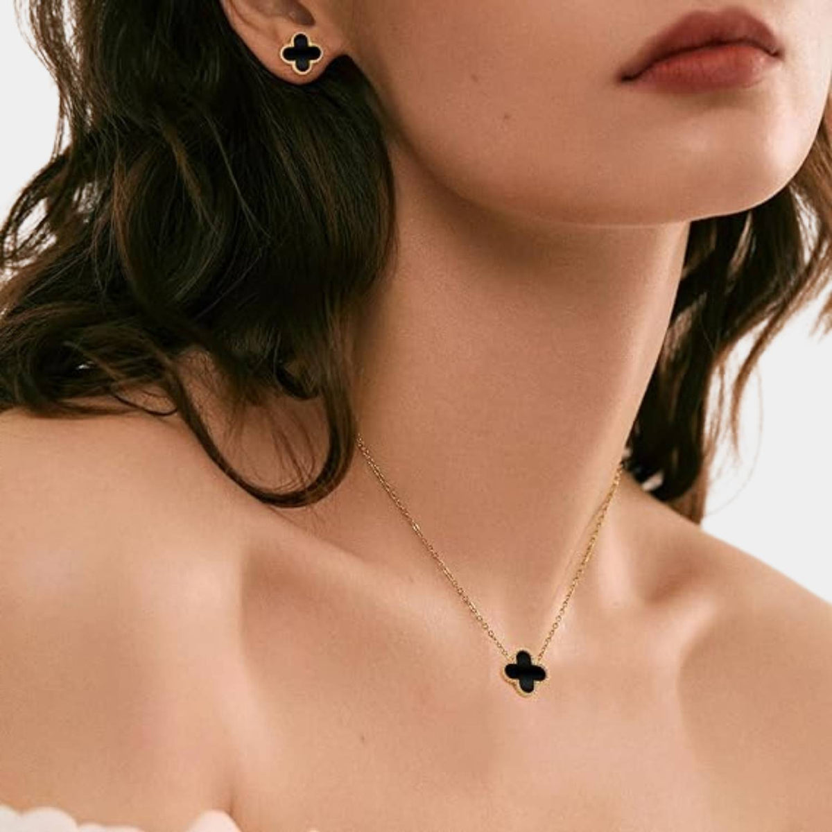 GoldenClove Jewellery Set – Clover Necklace Trio