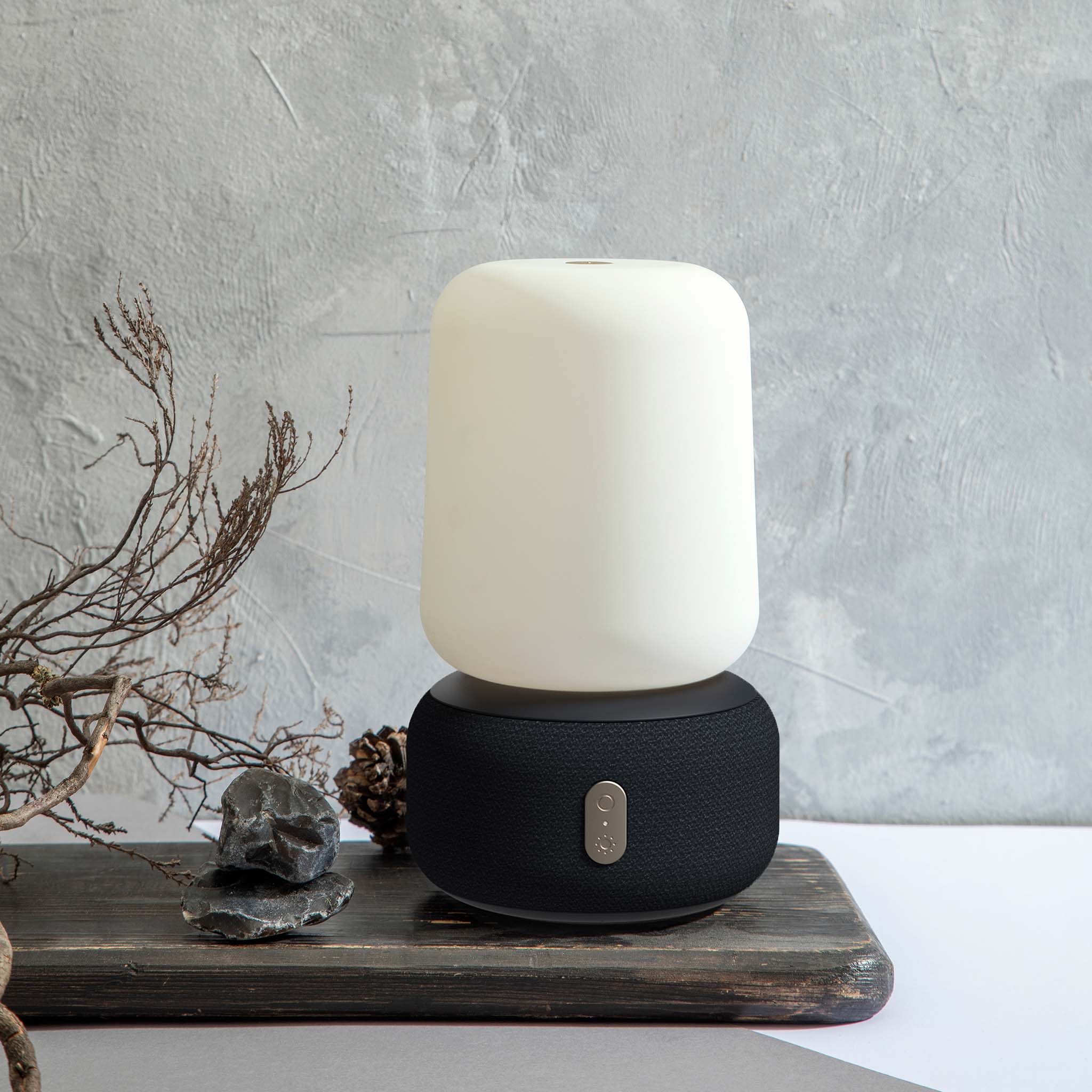 SmartGlow - LED Lamp with 360° Speaker