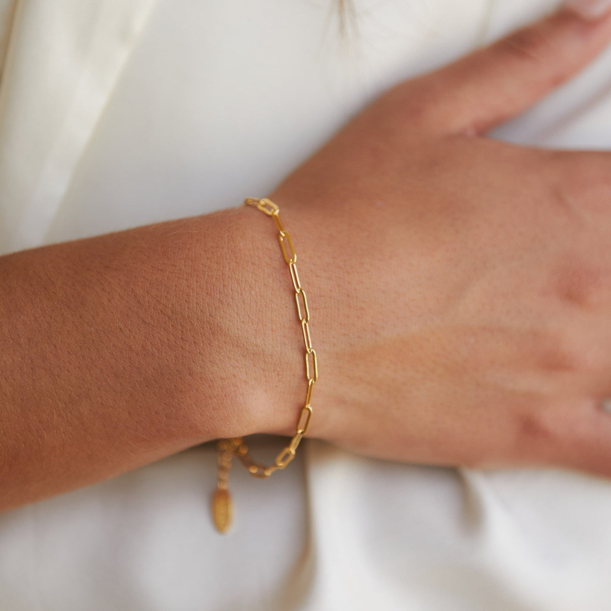 Nova Paperclip Link Bracelet - Sleek Waterproof Stackable Chain