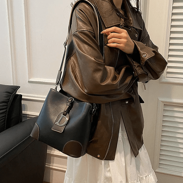 LuxeCarry - Elegant Roomy Leather Shoulder Bag