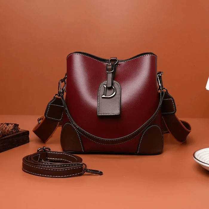 LuxeCarry - Elegant Roomy Leather Shoulder Bag