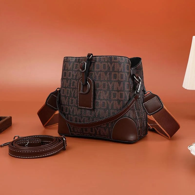LuxeCarry - Elegant Roomy Leather Shoulder Bag