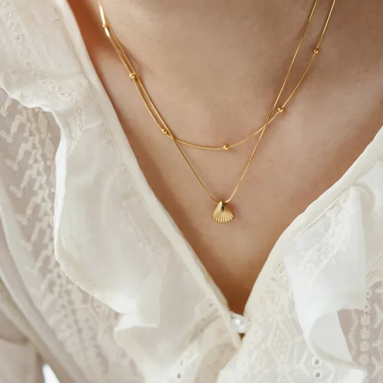 Lila - Scallop Shell Flower Necklace for Women