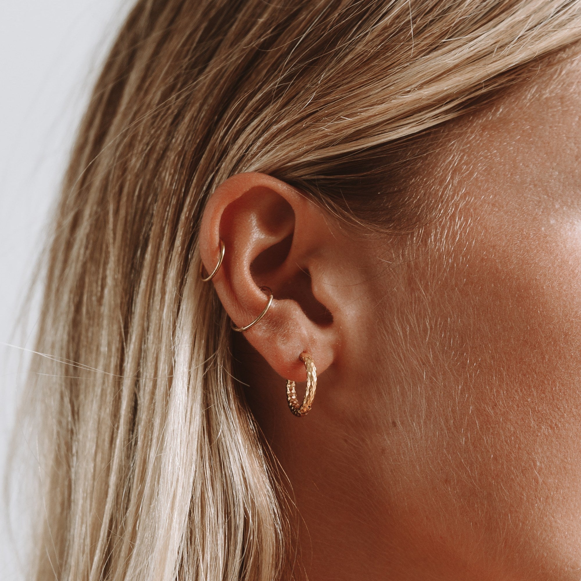Livia - Sparkling Hammered Hoop Earrings for Women