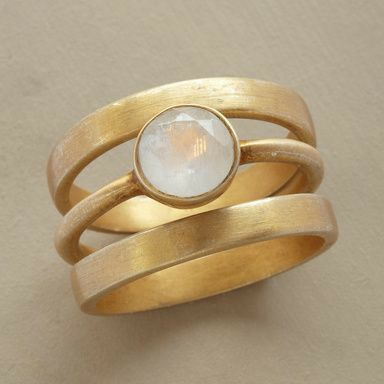 Noctis - Vintage Gold Moonstone Ring for Women