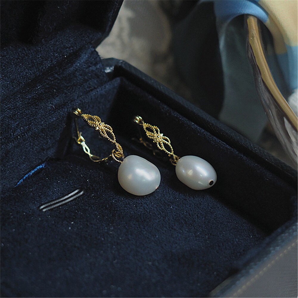 Vivienne Natural Pearl Earrings