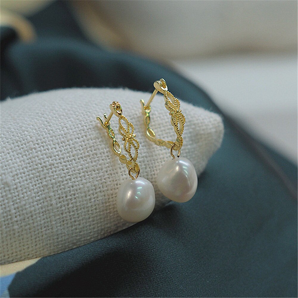 Vivienne Natural Pearl Earrings