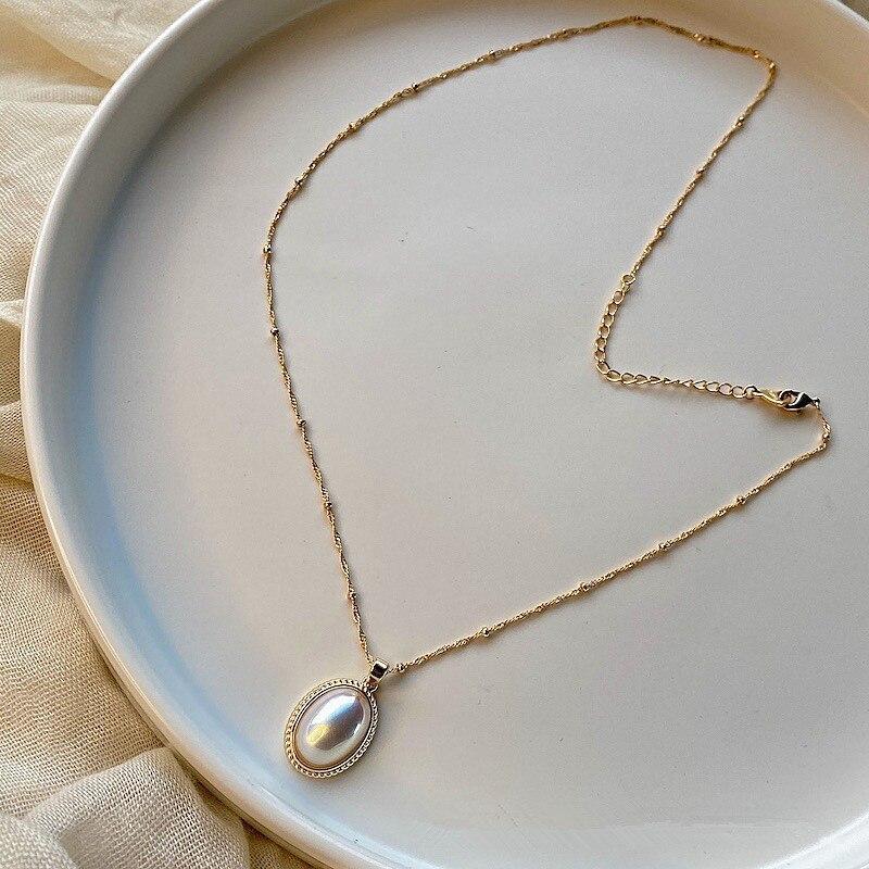 LuminaPearl - Gold Vintage Necklace