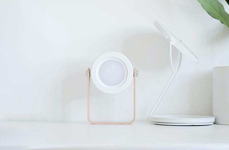 CompactGlow - Portable Foldable Lantern