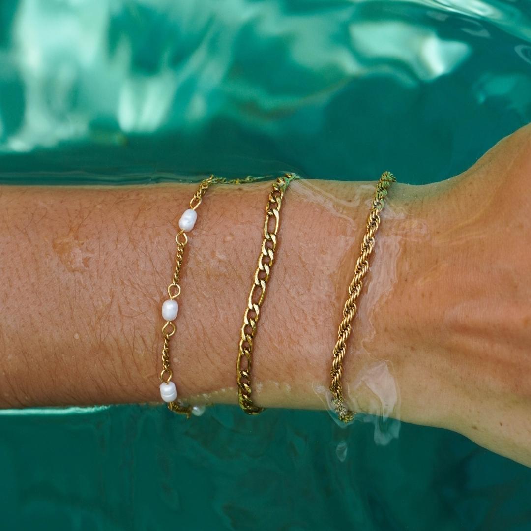 Amara - Bracelet with Radiant Freshwater Pearls for Women