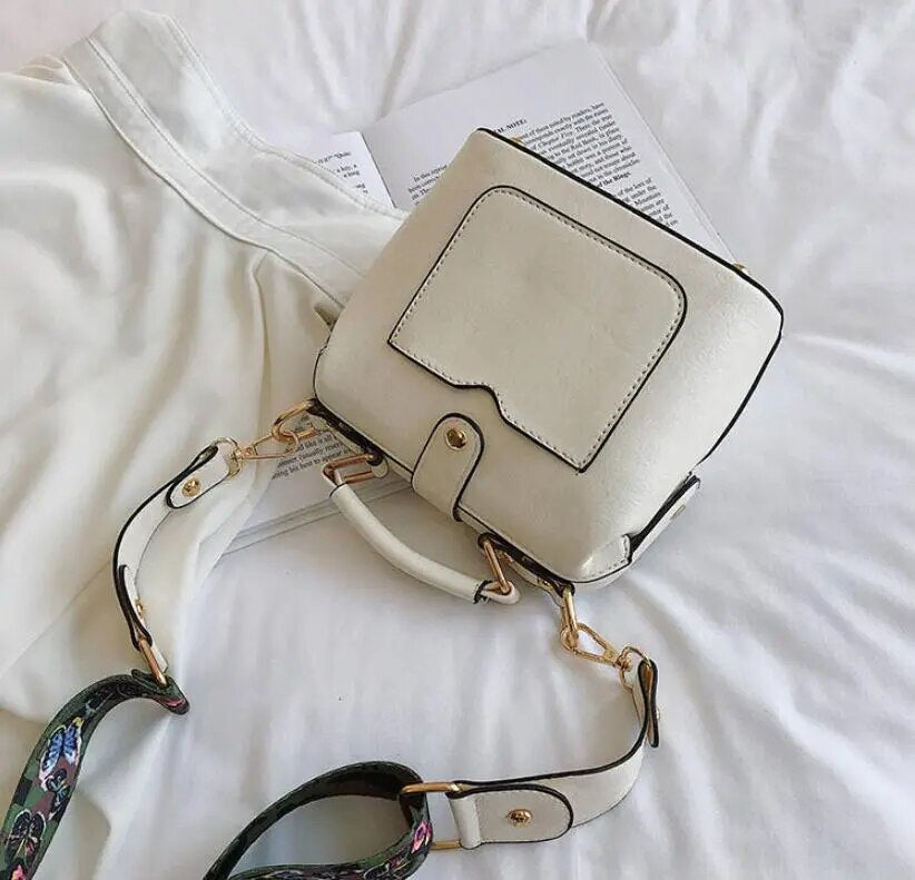 RoxyBag - Luxe Crossbody Bag with Embroidered Elephant Design