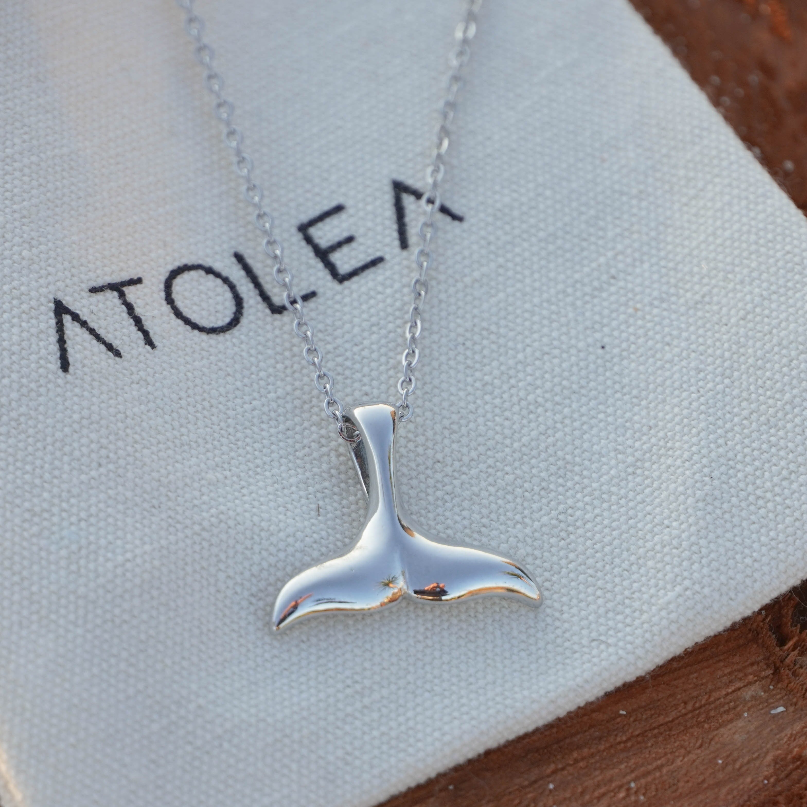 Elara Whale Tail Necklace - Elegant Ocean Pendant
