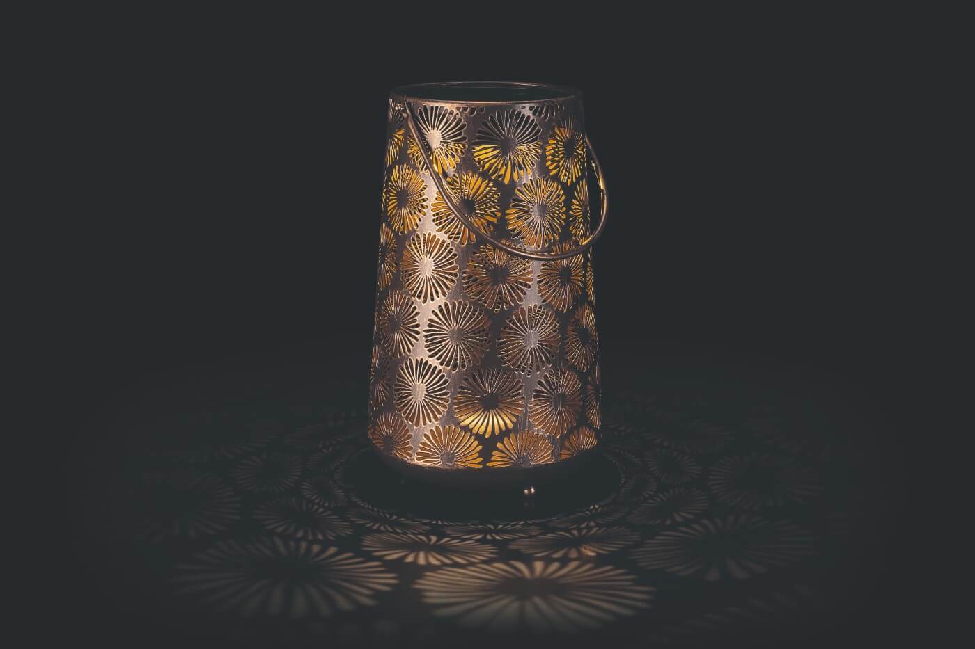 Antic Daisy Solar Lantern - Vintage Garden Light