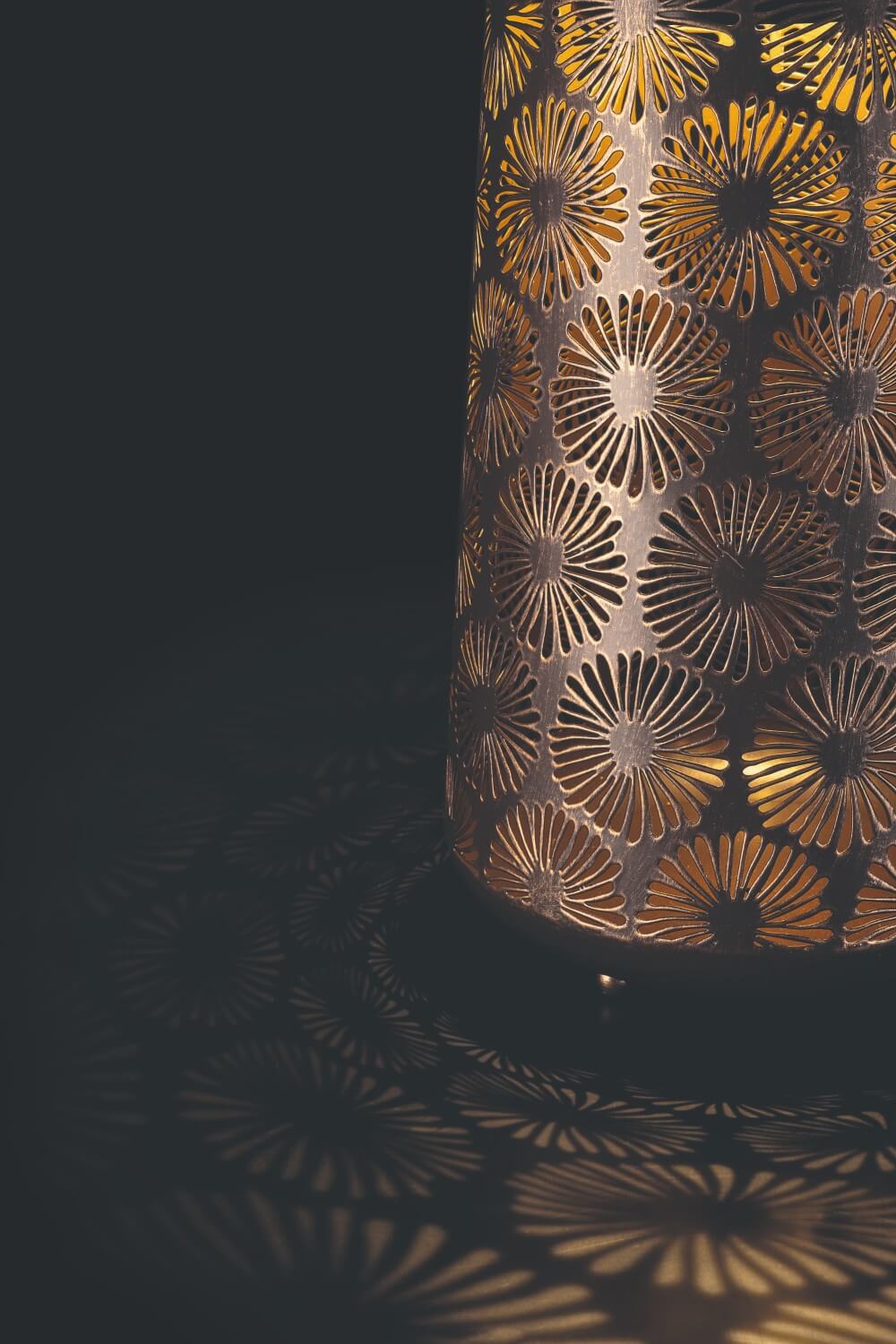 Antic Daisy Solar Lantern - Vintage Garden Light