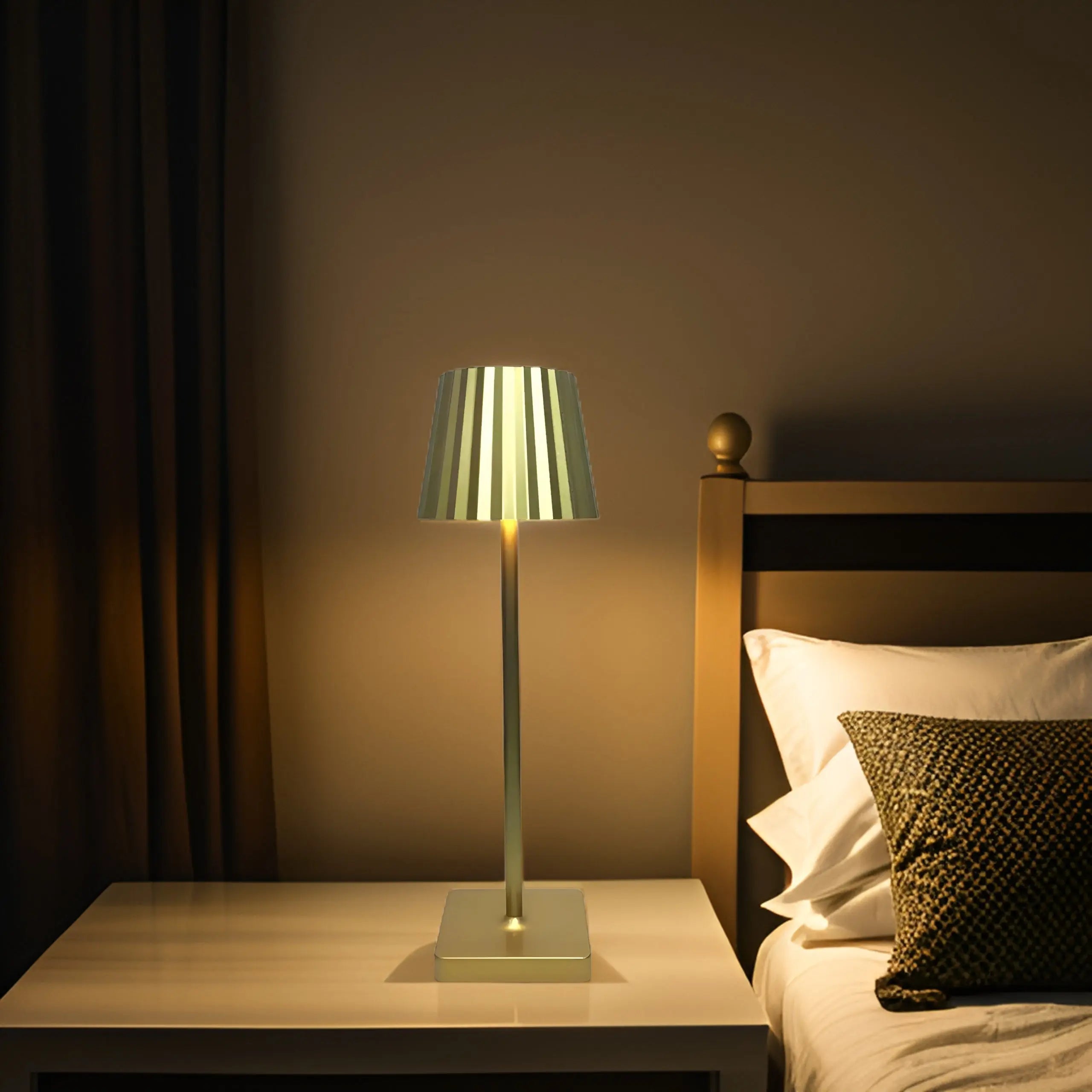 Arlo Cordless Scandinavian Table Lamp - Waterproof Touch