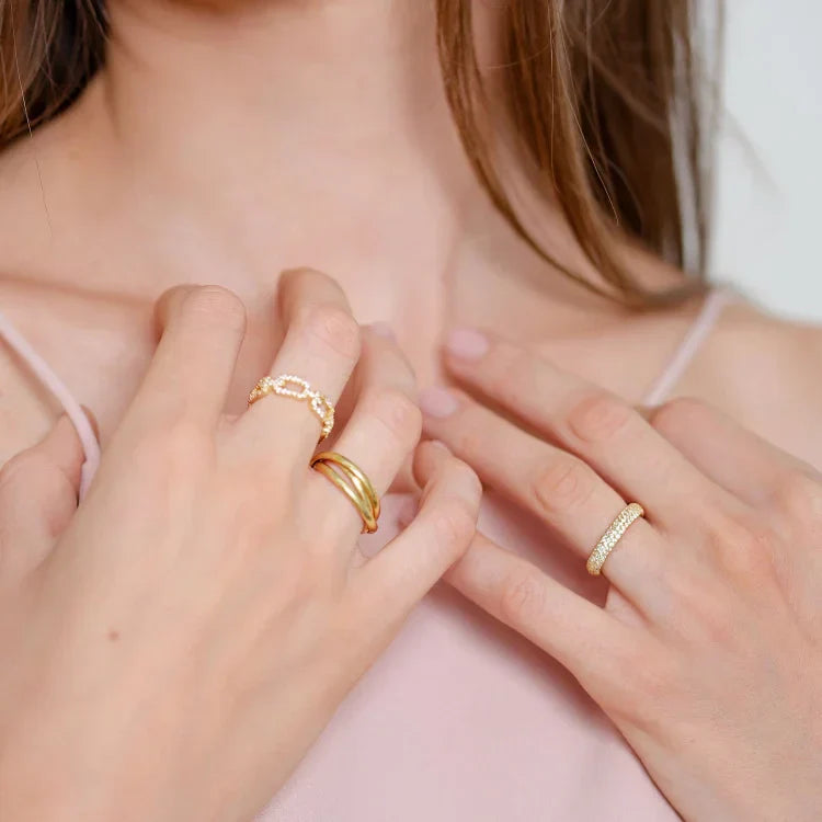 Marina Gold Link Ring with Zirconia - Elegant