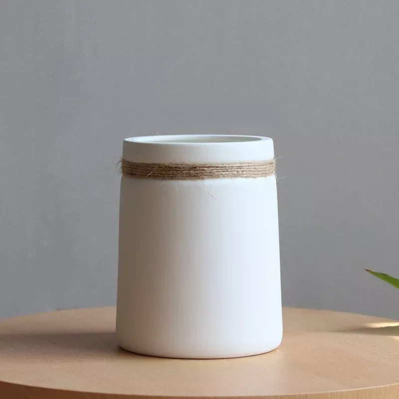 JuteLuxe - Ceramic Vase with Jute Details