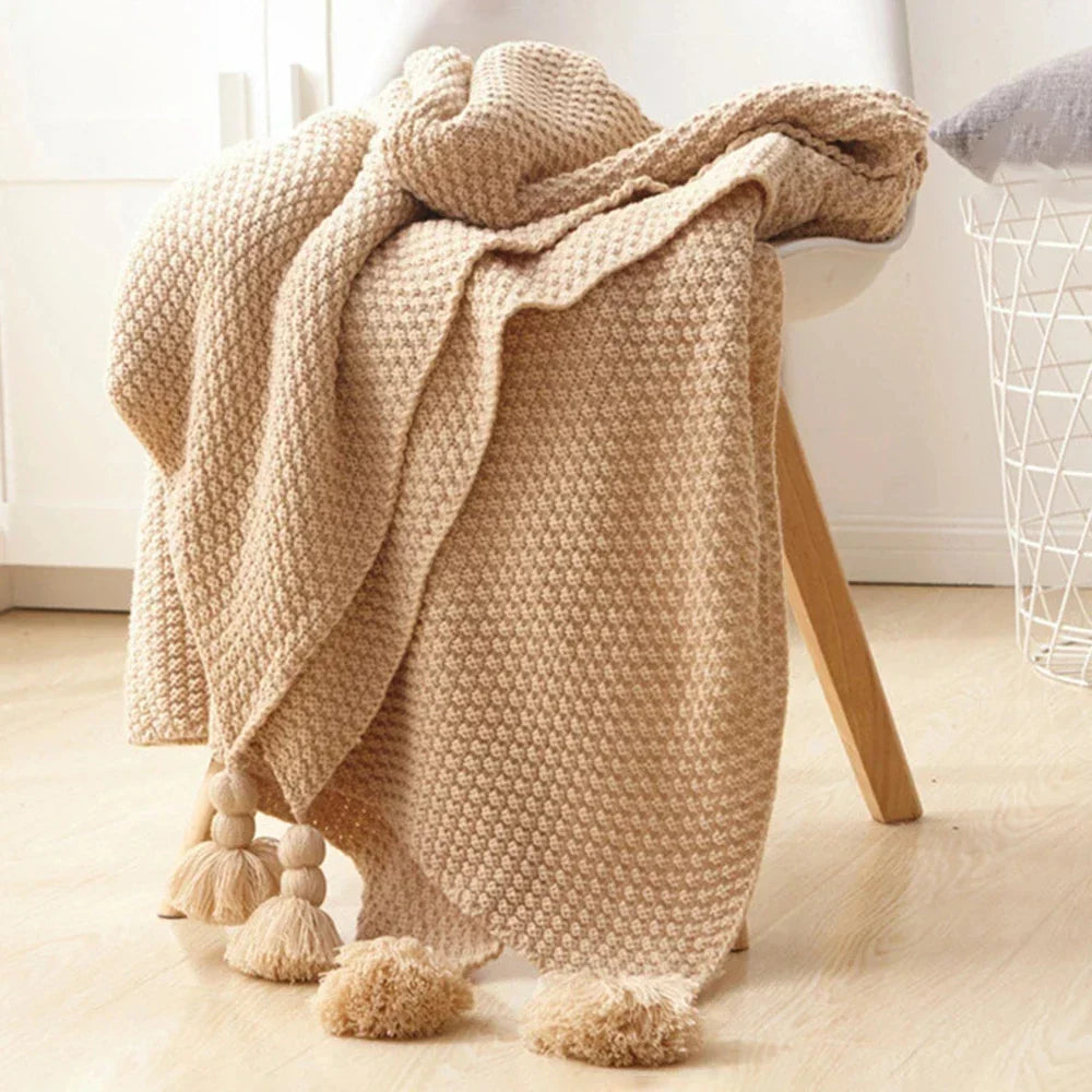 NordicCozy - Handwoven Wool Throw with Fringe
