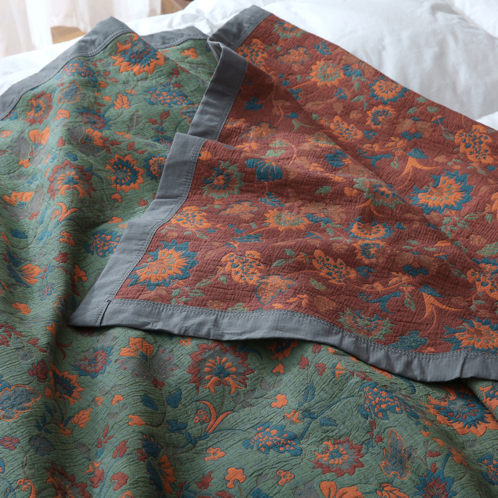 Gothel Retro Floral Blanket - Luxe Vintage Style