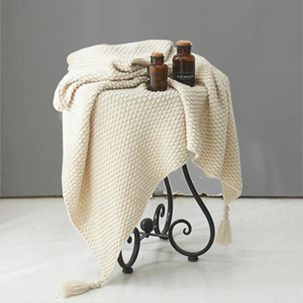 NordicCozy - Handwoven Wool Throw with Fringe