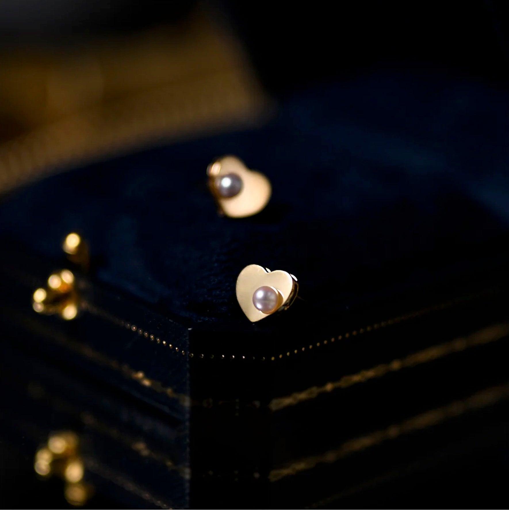 Amelie - Heart Pearl Stud Earrings for Women