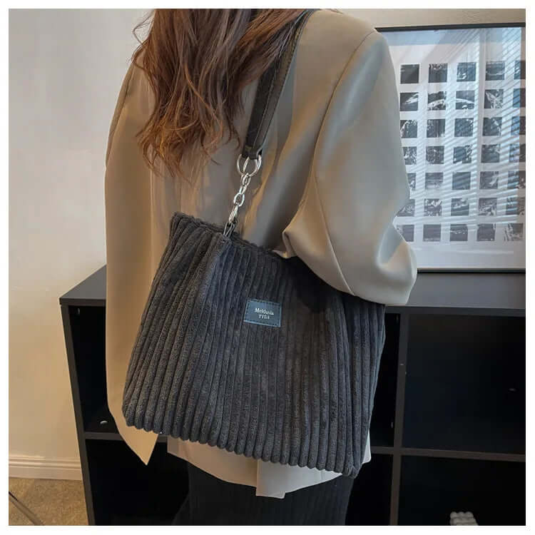 VelvetLuxe Bag - Elegant Velvet Handbag for Everyday and Evening