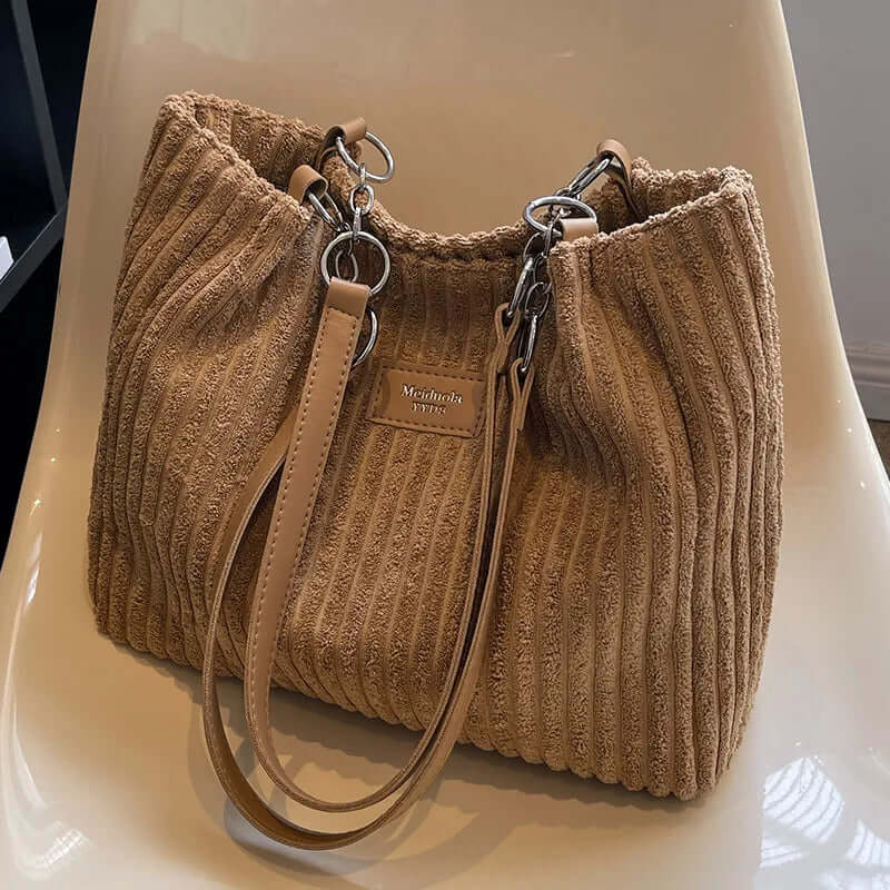 VelvetLuxe Bag - Elegant Velvet Handbag for Everyday and Evening