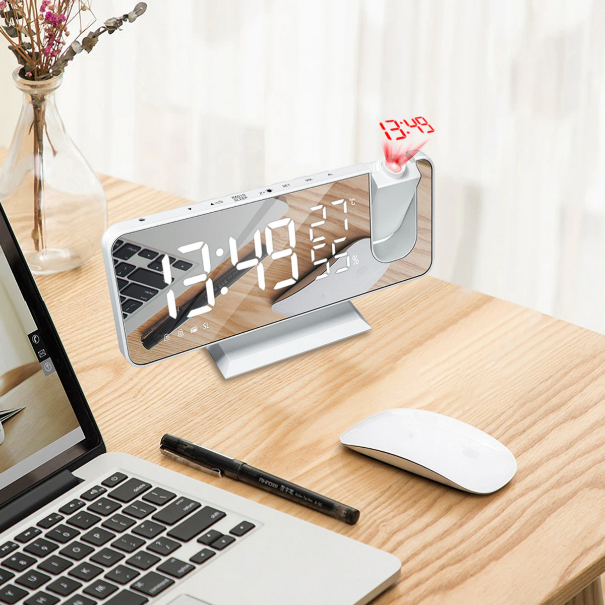 Astronatic - LED Projector Alarm Clock with USB Charging