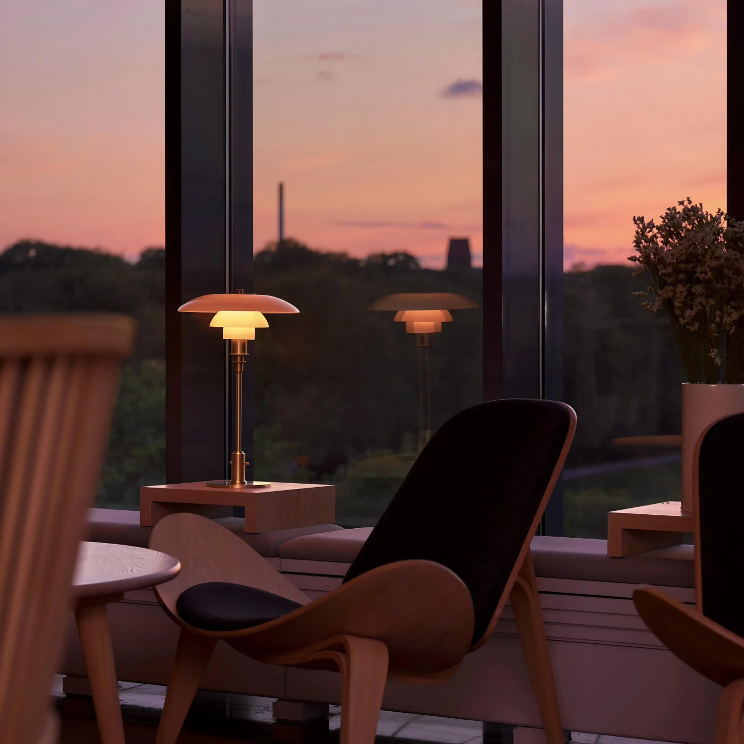 Lumière Serein Metal Table Lamp