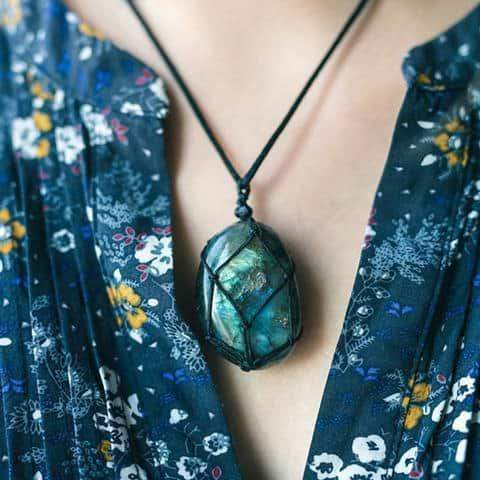 Aris - Labradorite Pendant Necklace