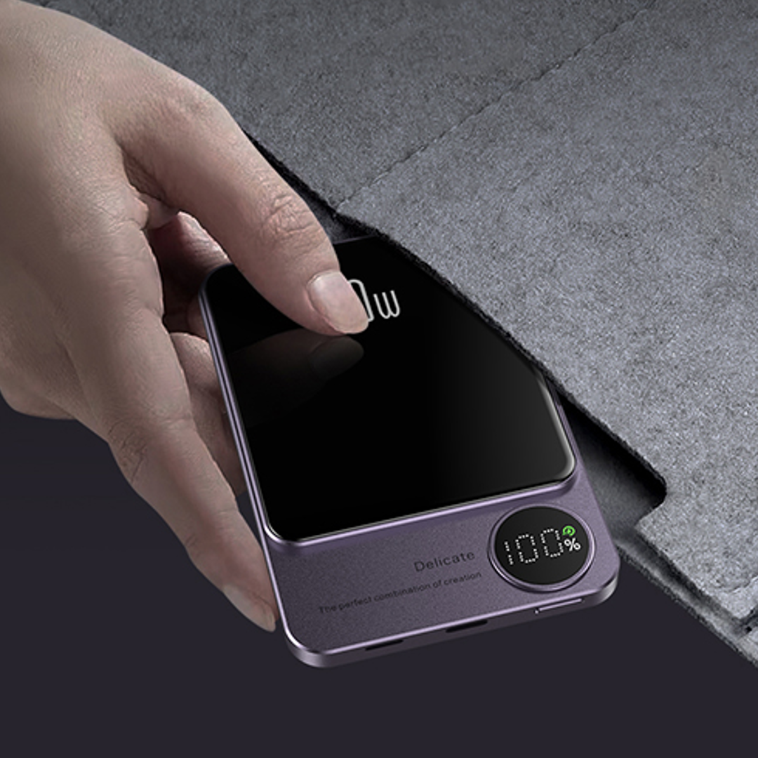 MagneticPulse Charger – Slim Magnetic Power Bank