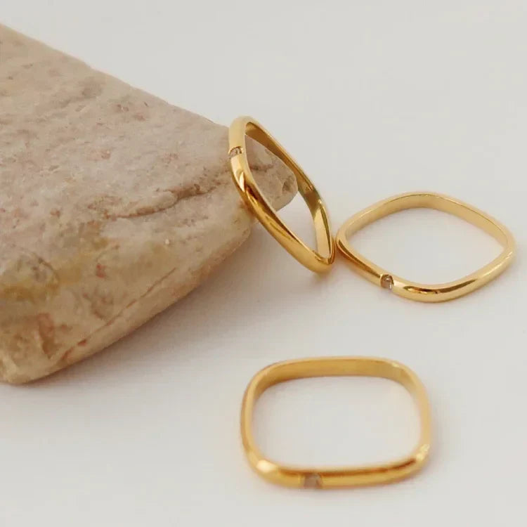 Leona - Minimalist Zirconia Ring for Women