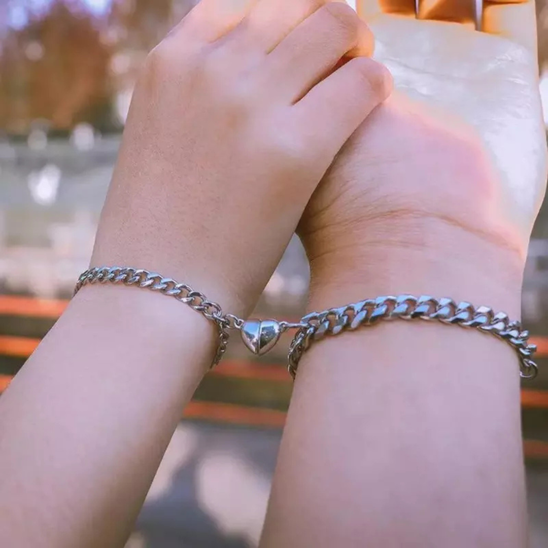 Liora Bracelet Set - Elegant Heart Bracelets in Gold and Silver