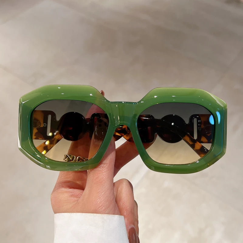 Julia - Retro Square Sunglasses