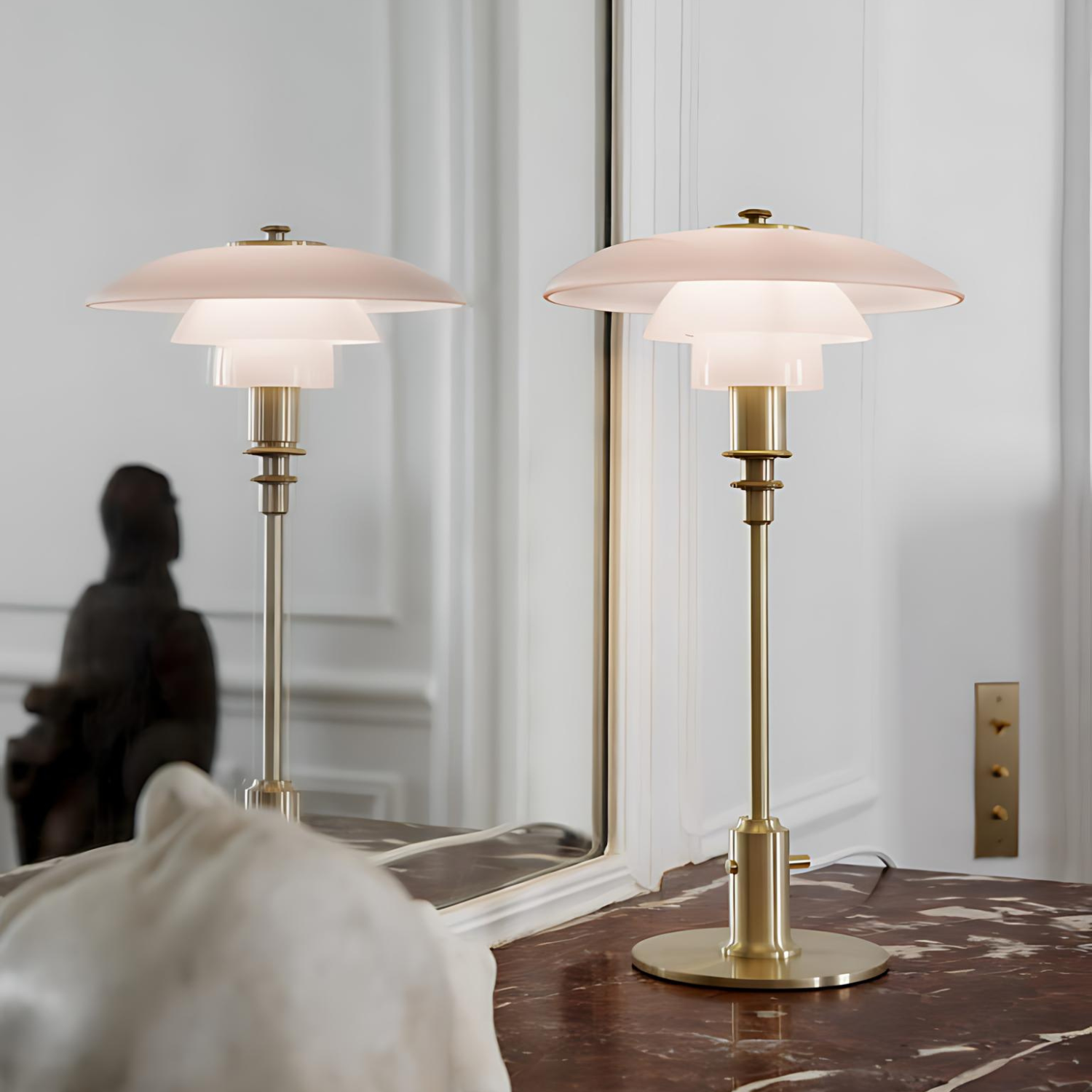 Lumière Serein Metal Table Lamp