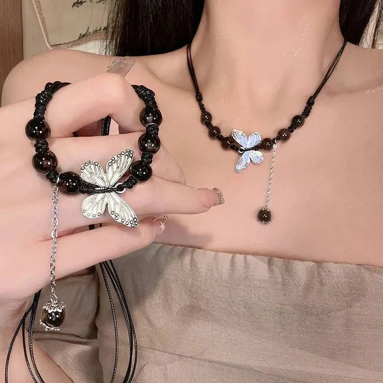 Aurora Butterfly and Pearl Necklace - Timeless Elegance