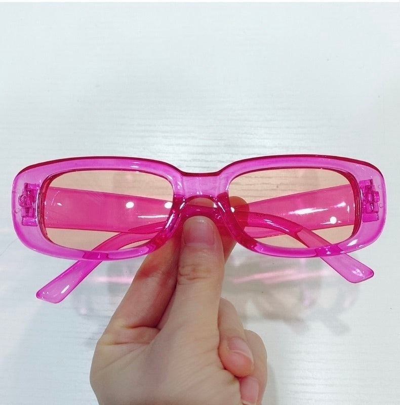 Shelly - Classic Retro Sunglasses for Every Occasion