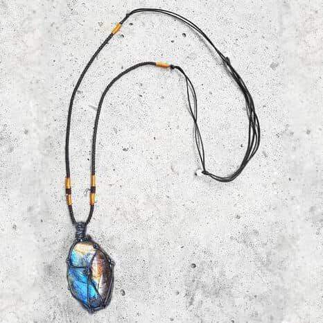 Aris - Labradorite Pendant Necklace
